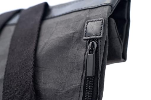 Liix Paperboy Rucksack / black in black 3